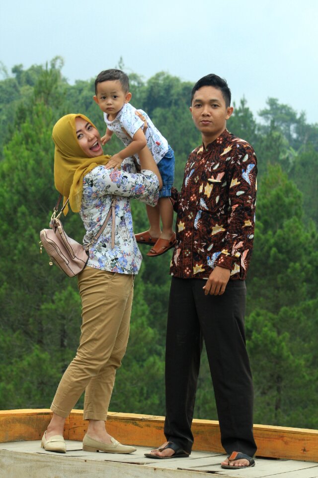 Child mother father
