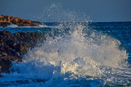 Spray wave splash