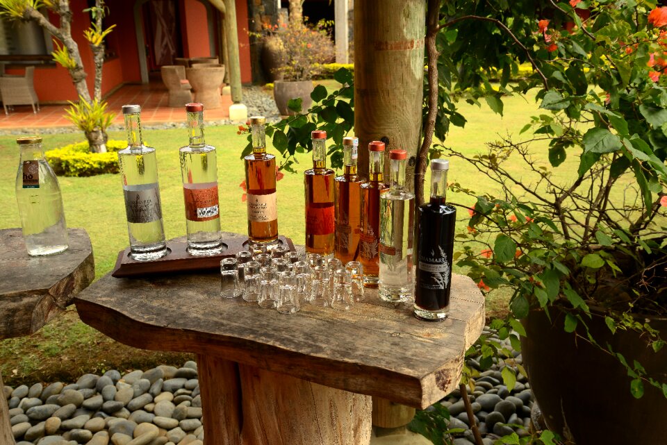 Drink cylinder bar