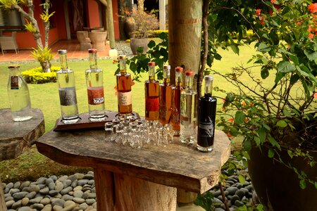 Drink cylinder bar