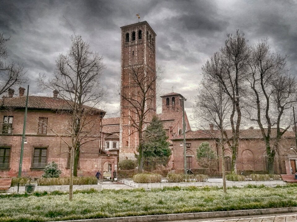 Outdoors milan santo