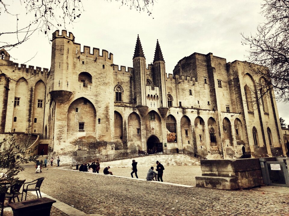 History avignon palace of the popes