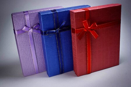 Bow tape packaging