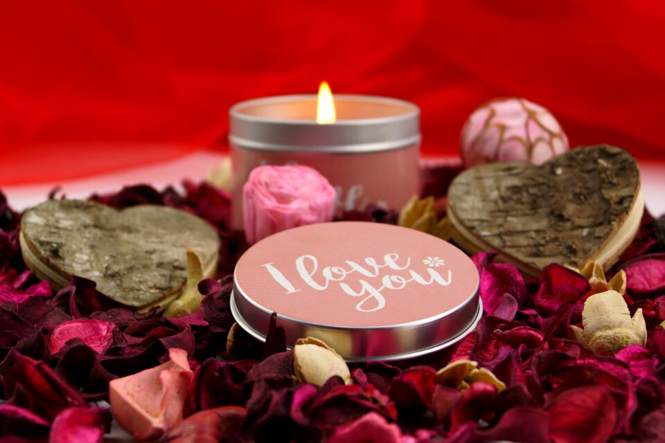 Love wishes the petals