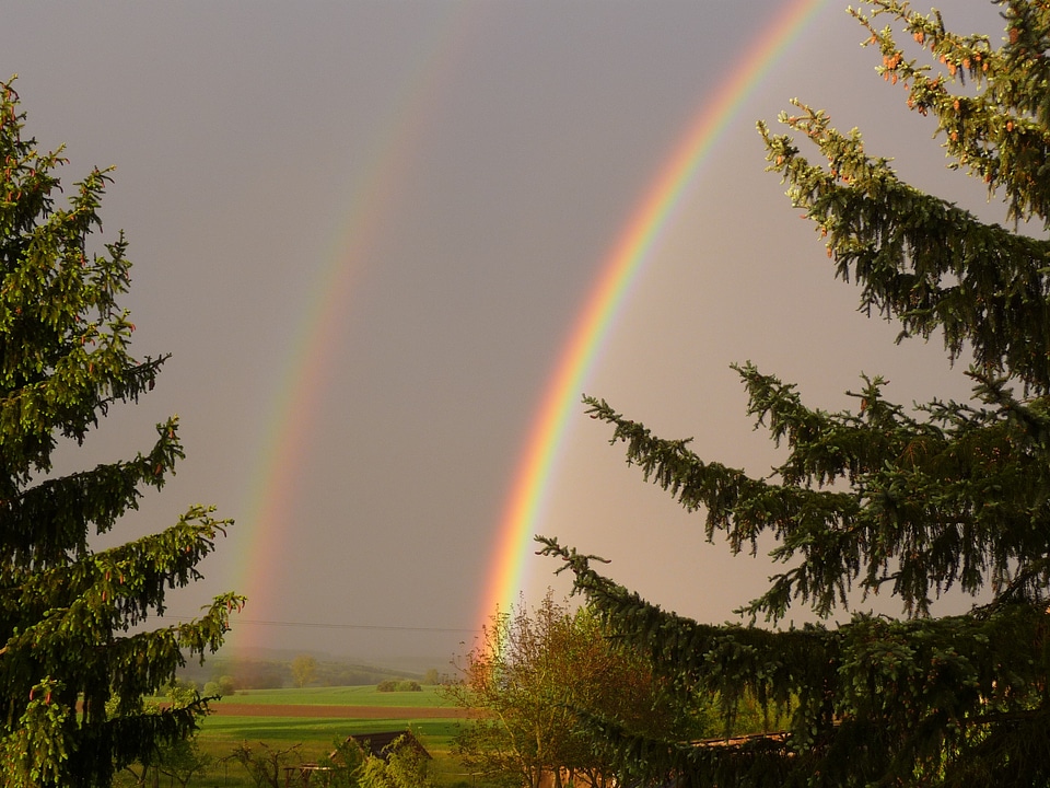 Refraction natural phenomenon color