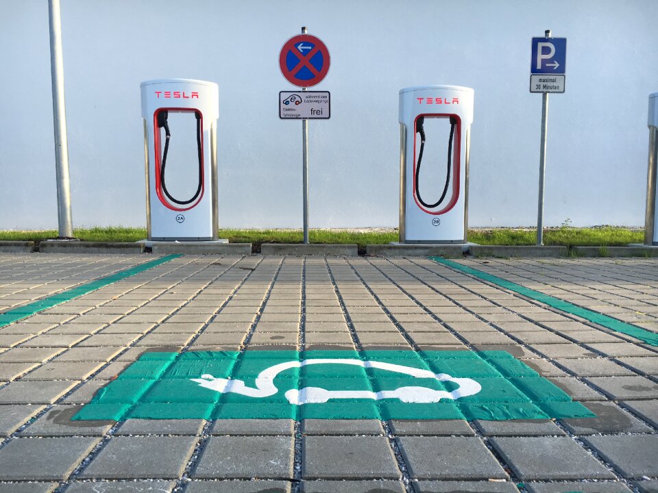 Tesla supercharger charging station
