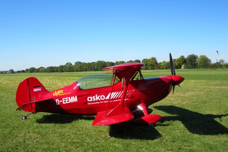 Sky motor red