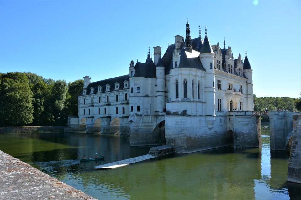 Travel body of water chenonceau