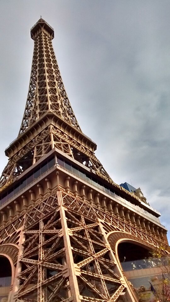 Building vegas tourism