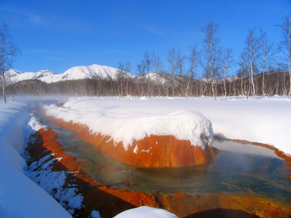 Snowdrifts hot spring pairs photo