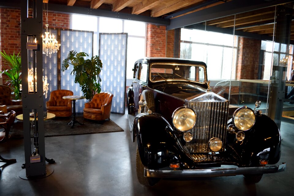 Engine classic room