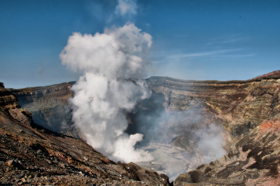 Crater cloud kumamoto