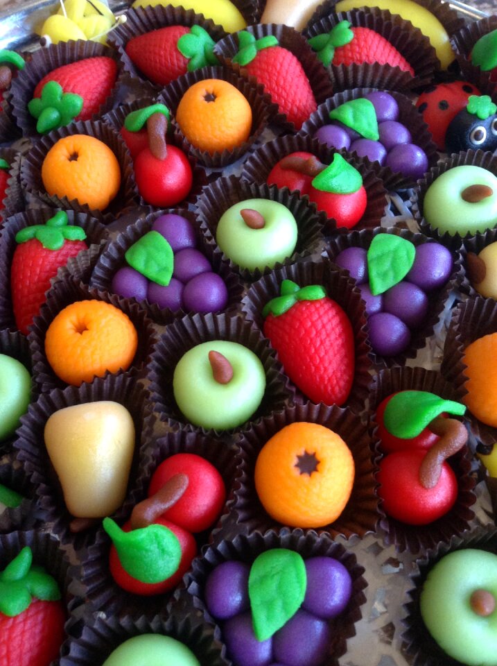 Desktop fruit almond