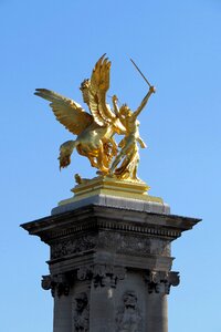 Sculpture paris monument