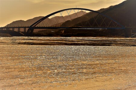 Icing the island with the color of the seomjingang of the song