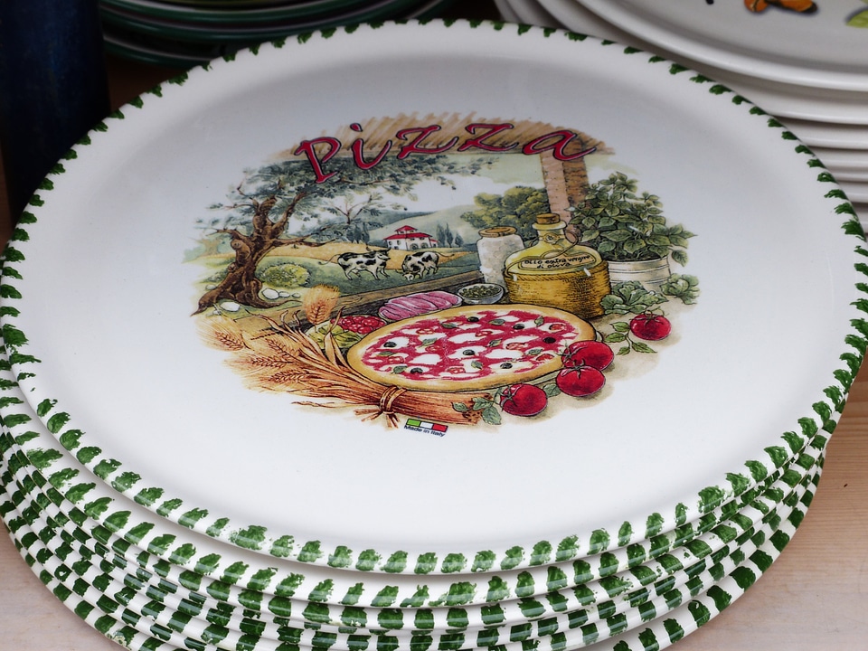 Ceramic porcelain pottery