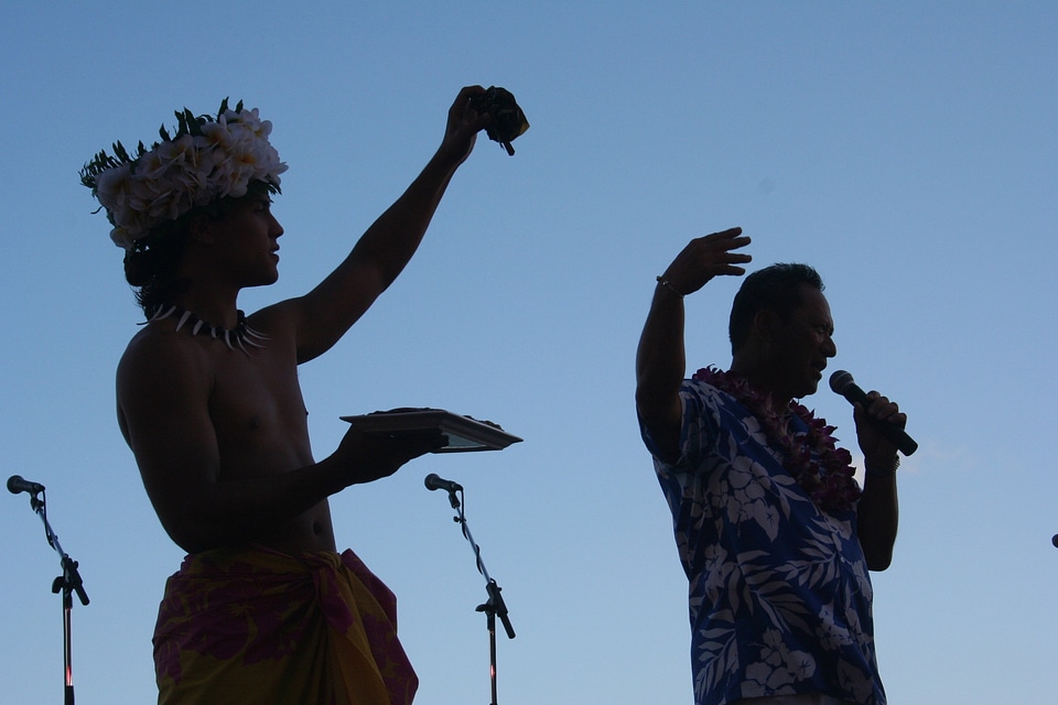 Beach singers entertainers