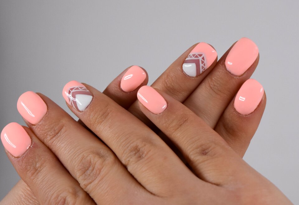 Skin nails nails hybrid