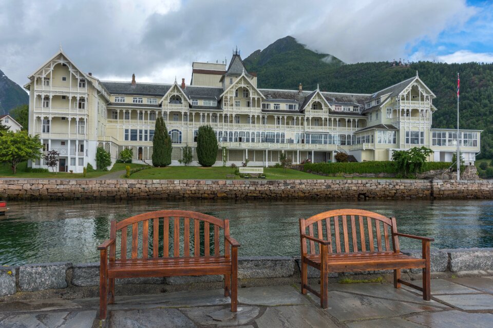 House outdoor hotel