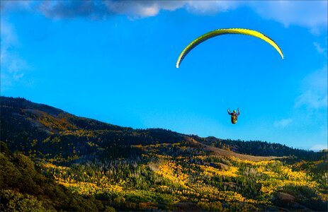 Travel mountain parachute photo