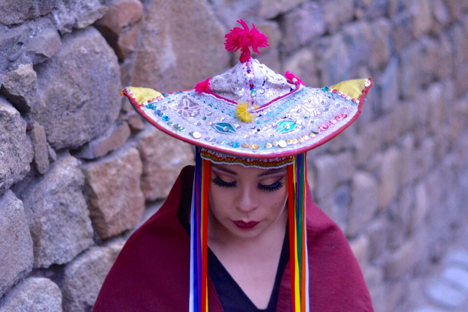 Hat folklore typical