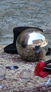 Metallic ball approached hat showmypc
