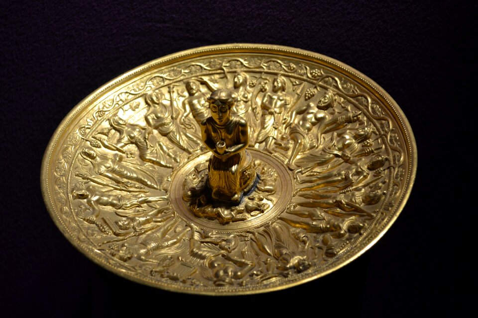 Historic gold the hoard from pietroasa