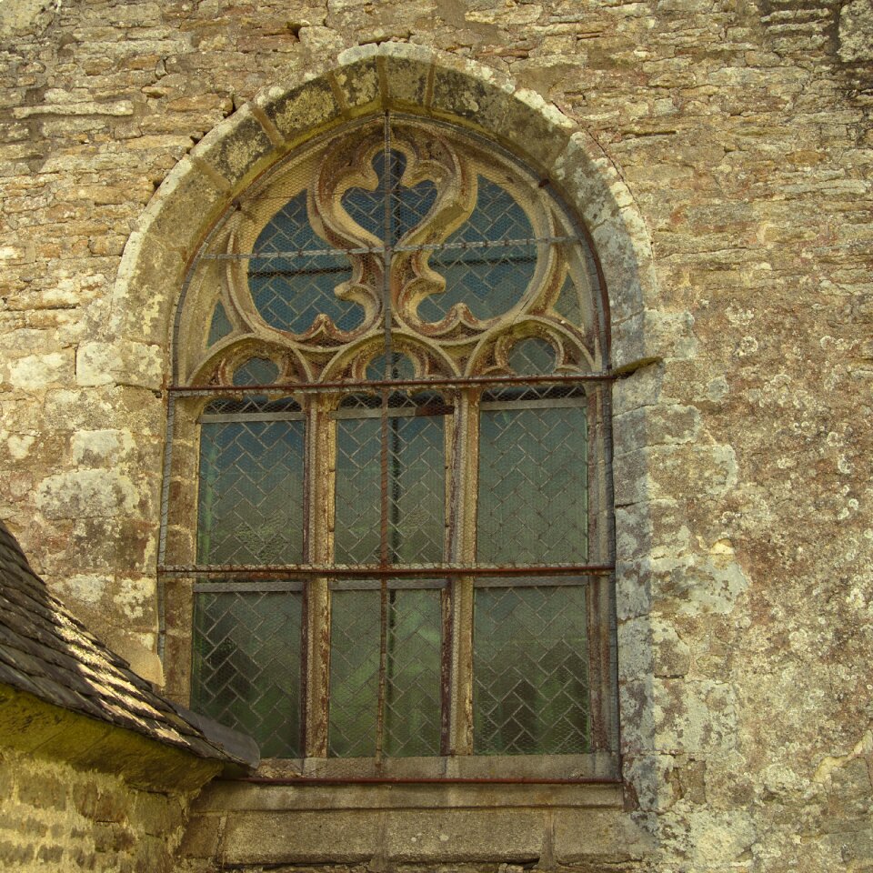 Pierre religion church