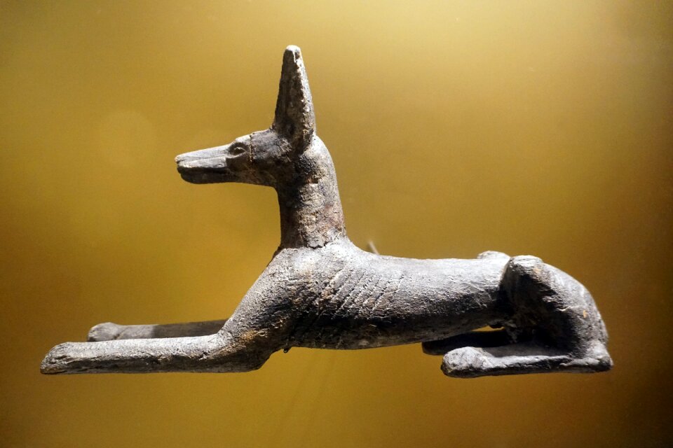 Figure grave mythology