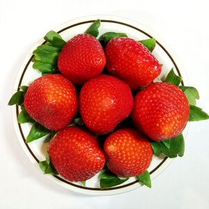 Berry healthy strawberries photo