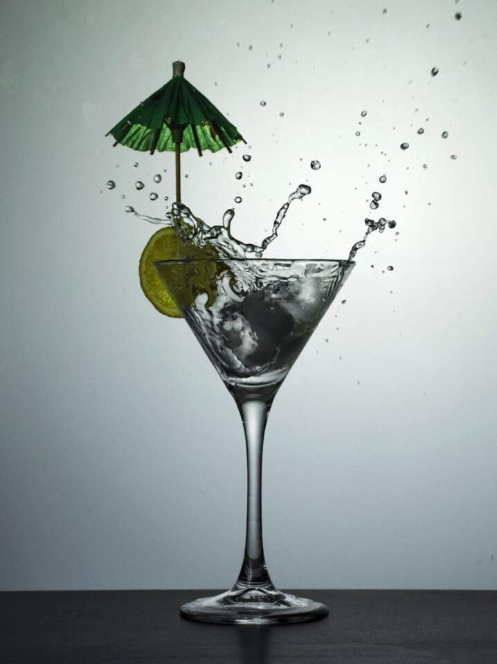 Liquid martini splash