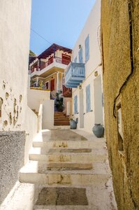House travel city