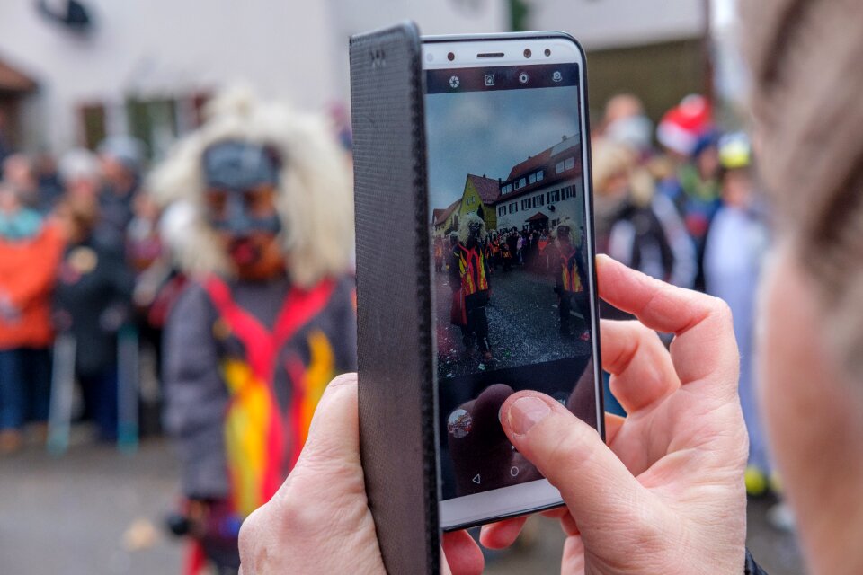 Smartphone cellphone carnival