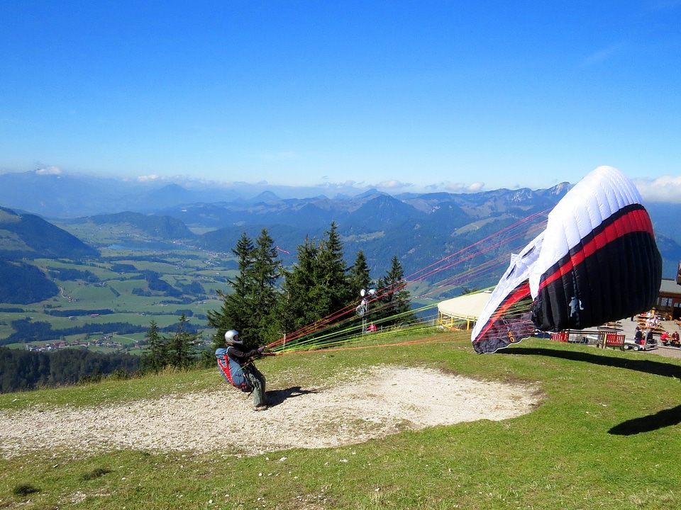 Paraglider mountains start