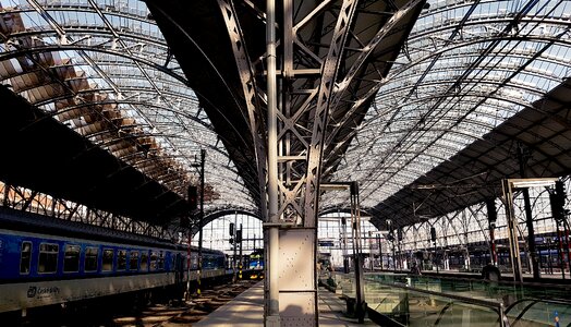 Train building steel