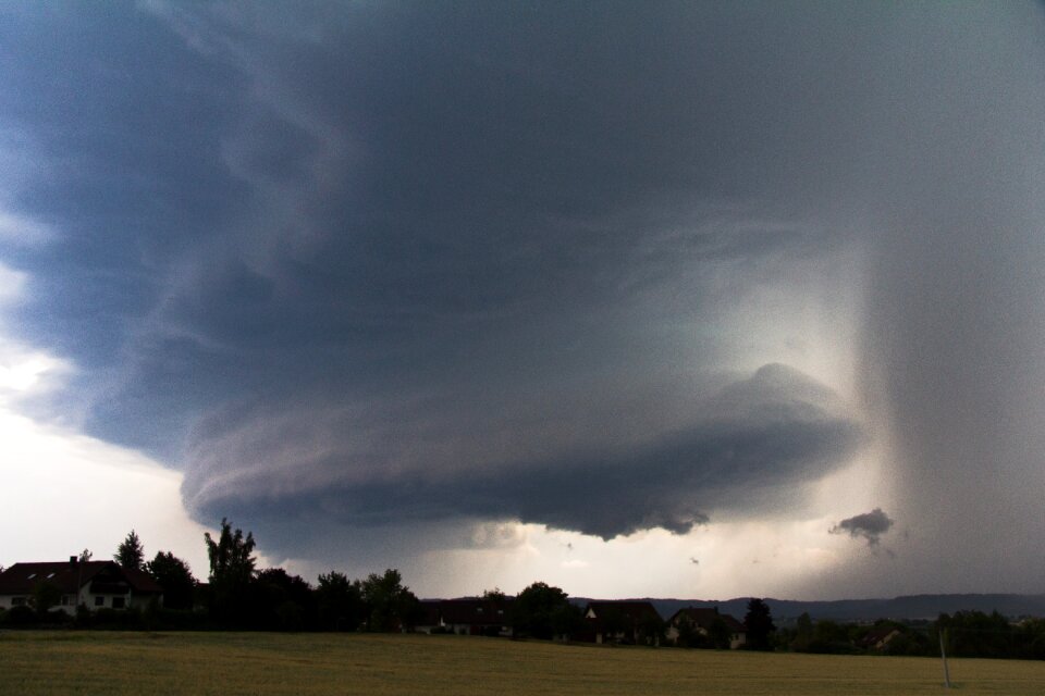 Lift plate updraft area precipitation foot