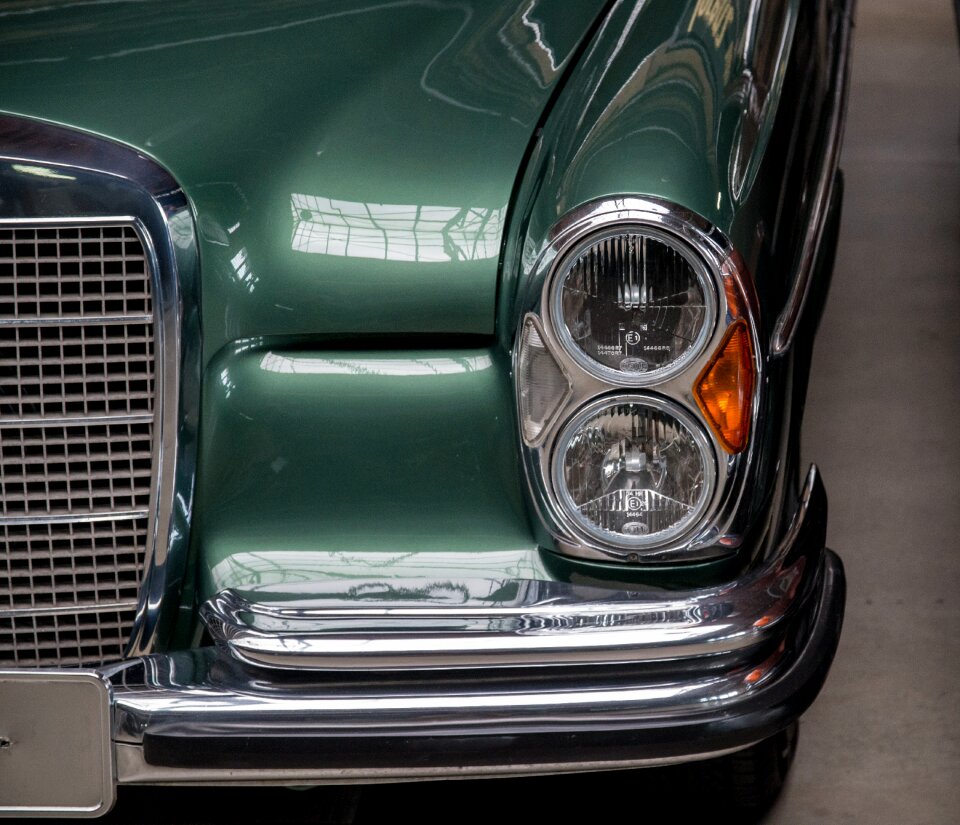 Chrome dual headlights drive