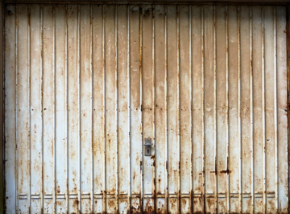 Grunge weathered profile sheet