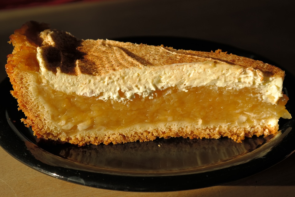 Apple champagne cake sweet delicious