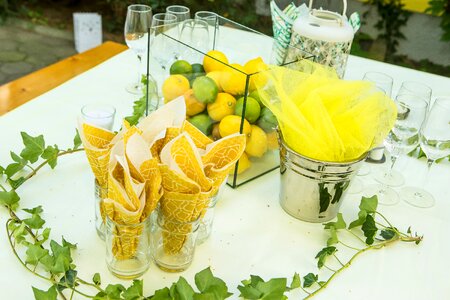 Lemon table deco