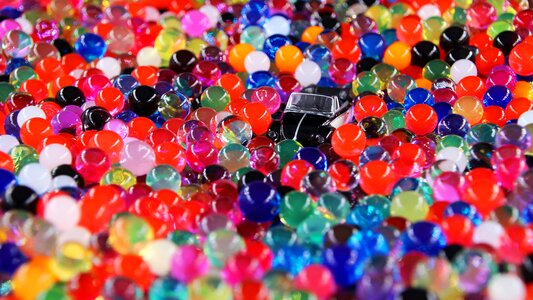 Federal government beads bright