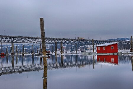 Pier bridge
