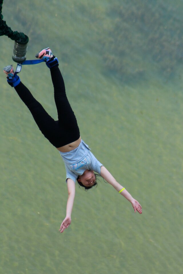 Bungee jumping jump brave