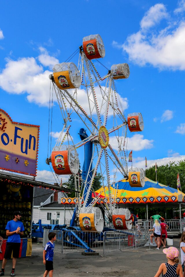 Human travel carousel