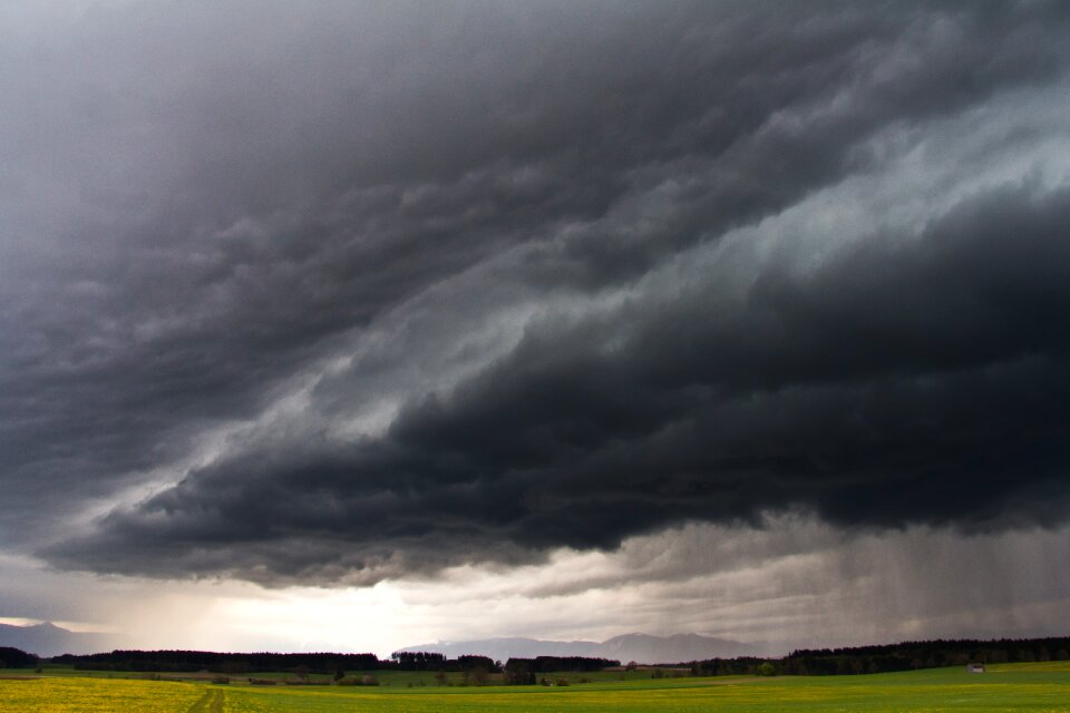 Sky gust front thunderstorm