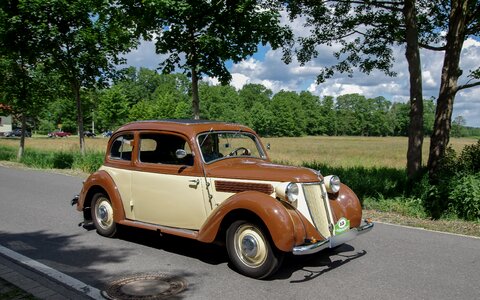 Oldtimer vehicle transport system photo