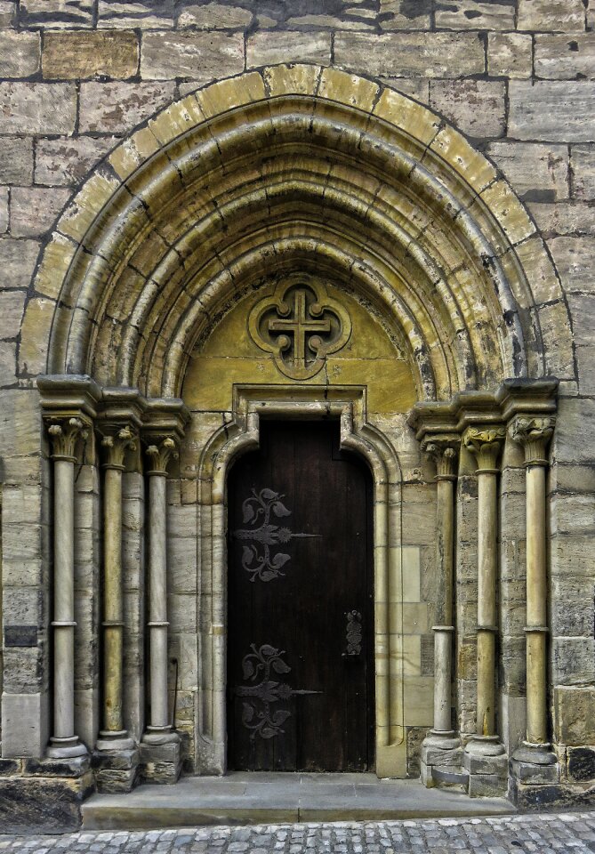 Dom side entrance building