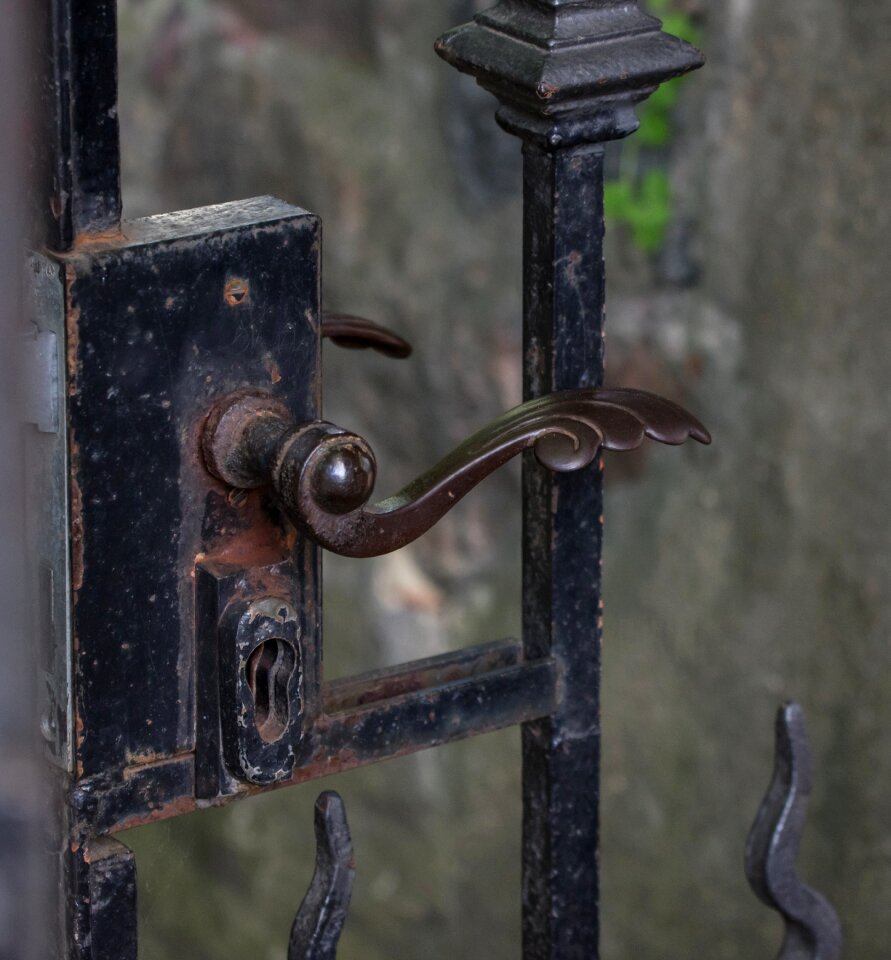 Input security key hole