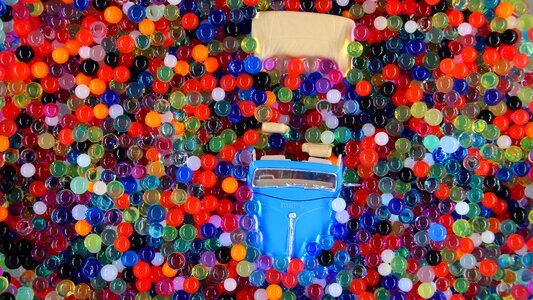 Federal government beads bright