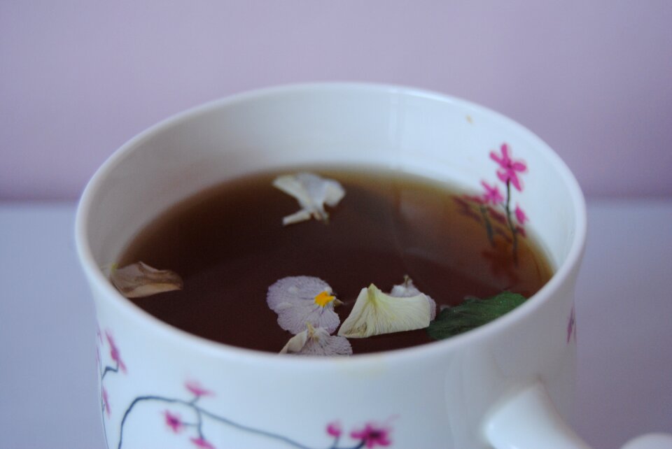 The bowl eating tea